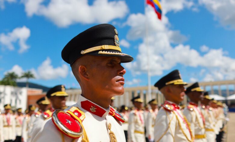 Presidente Maduro lidera el ascenso conjunto de nuevos oficiales de la FANB