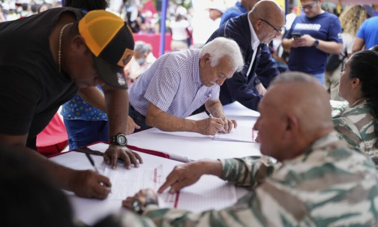 Presidente Maduro celebra exitosa jornada de alistamiento militar para garantizar la paz de Venezuela