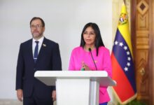 Vicepresidenta Delcy Rodríguez rechaza "ridículo y barato show" de Bondi contra Maduro