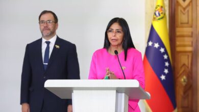 Vicepresidenta Delcy Rodríguez rechaza "ridículo y barato show" de Bondi contra Maduro