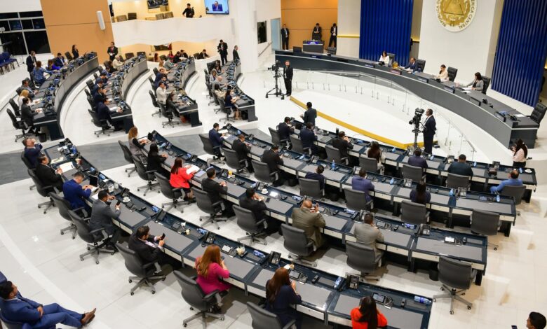 El Salvador aprueba la reelección presidencial indefinida