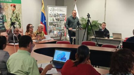 Menéndez: El tema hídrico es fundamental en la construcción del Sistema de Gobierno Popular y Comunal