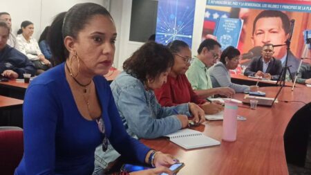 Menéndez: El tema hídrico es fundamental en la construcción del Sistema de Gobierno Popular y Comunal