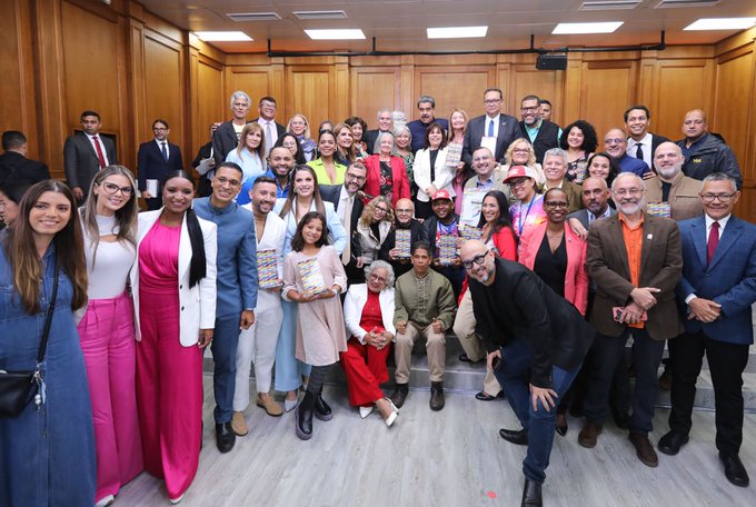 Periodistas repudian acoso de Donald Trump contra Venezuela