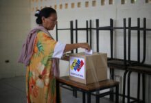 Comunidades indígenas venezolanas eligen a sus concejales en 69 municipios