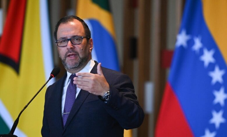 Canciller Gil agradece postura anti intervencionista de la presidenta Claudia Sheinbaum