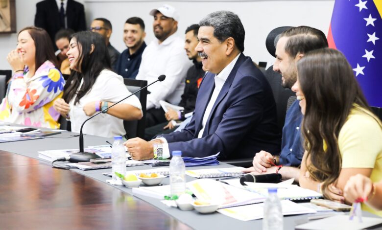 Presidente Maduro pide escuchar las propuestas de los jóvenes venezolanos para seguir avanzando
