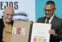 Entregan XXI Premio Internacional Rómulo Gallegos al escritor argentino Vicente Battista