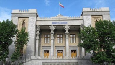 Irán condena políticas belicistas de EEUU contra Venezuela