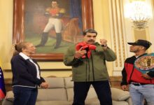 Campeón Mundial de Boxeo Carlos Cañizales homenajeado por el presidente Maduro en Miraflores