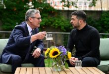 Zelenski se reúne con Starmer en Londres la víspera de la cumbre de Alaska