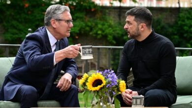 Zelenski se reúne con Starmer en Londres la víspera de la cumbre de Alaska
