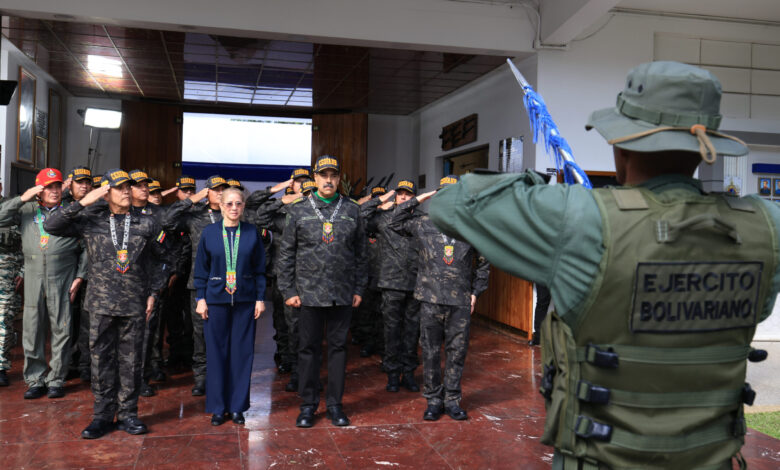 Presidente Maduro celebra 20.° aniversario del CEOFANB: Otorgó ascensos a G/B y condecoraciones