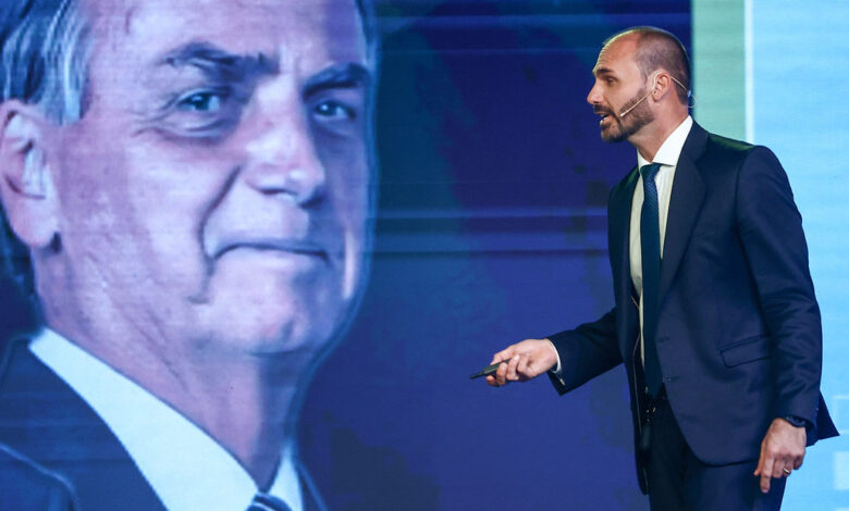 Fiscalía de Brasil acusa al hijo de Bolsonaro por pedir sanciones de EE.UU.