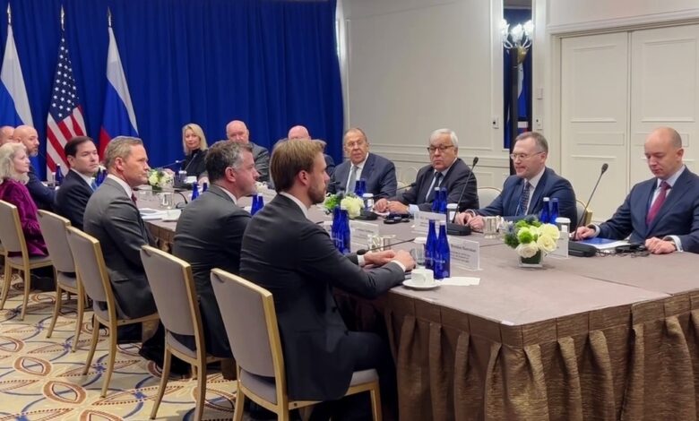 Rusia y EE. UU. abordaron el conflicto en Ucrania durante reunión de Lavrov y Rubio