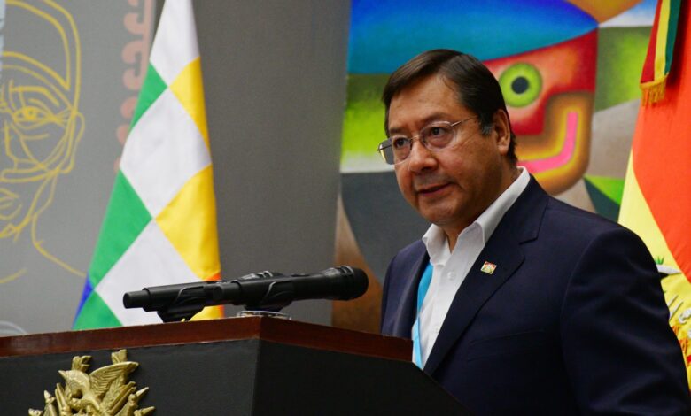 Presidente de Bolivia refuta expresiones racistas de diputada chilena