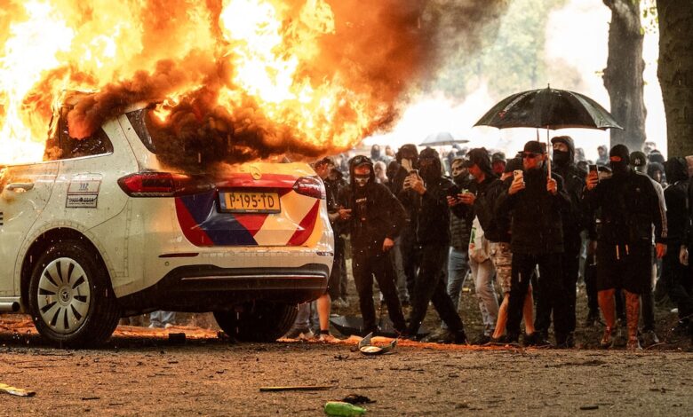Violencia y disturbios en protesta antiinmigración en los Países Bajos
