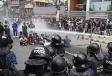 Renuncia primer ministro de Nepal en medio de intensas protestas