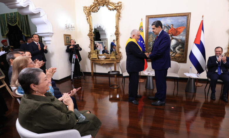 Venezuela confirió máxima distinción Diplomática a Embajador de Cuba