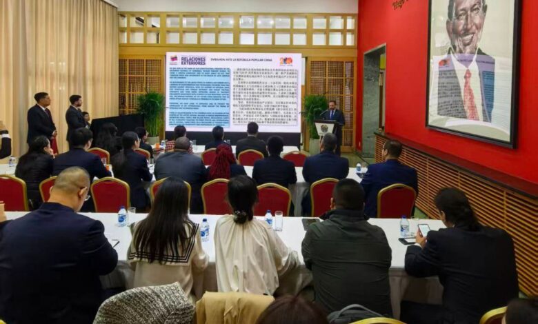 Venezuela denuncia en China agresión multidimensional de EEUU