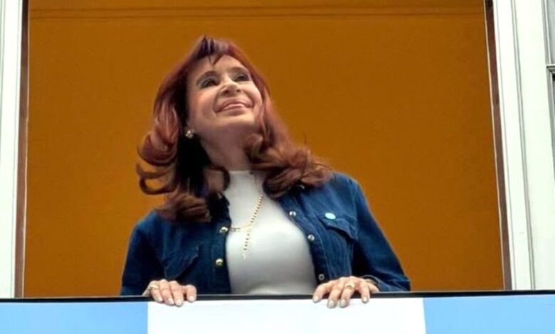 Cristina ante cierre de campaña: "Hay que frenar este camino de entrega y humillación nacional"