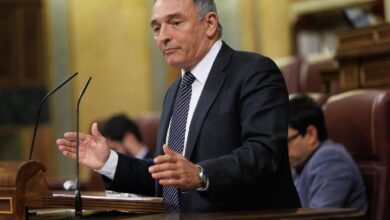 Figuras de la izquierda española descalifican concesión del Nobel a Machado