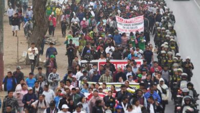 Perú: Manifestantes prenden fuego a las afueras del Parlamento y chocan con la Policía
