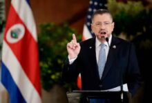 Presidente de Costa Rica Rodrigo Chaves podría enfrentar destitución inmediata e inhabilitación