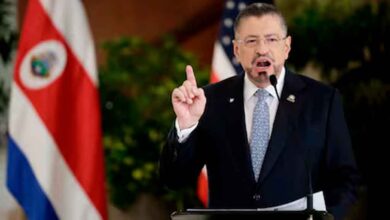 Presidente de Costa Rica Rodrigo Chaves podría enfrentar destitución inmediata e inhabilitación