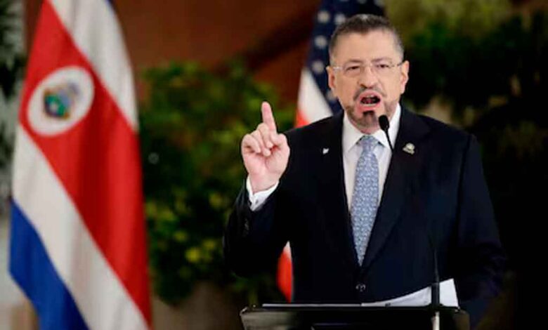 Presidente de Costa Rica Rodrigo Chaves podría enfrentar destitución inmediata e inhabilitación
