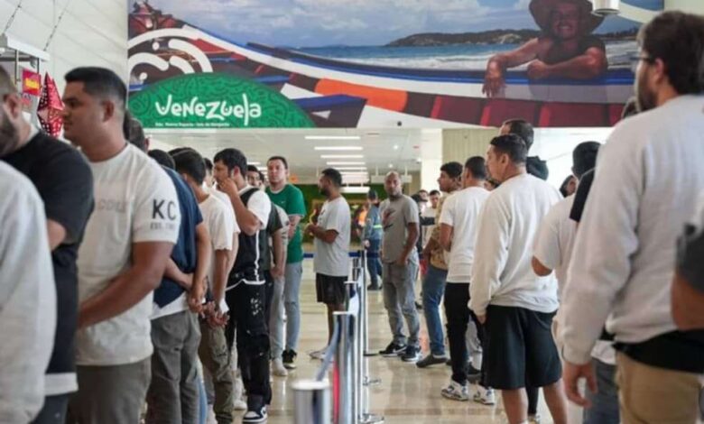 Vuelo 77 repatrió a Venezuela a 153 migrantes deportados de EEUU