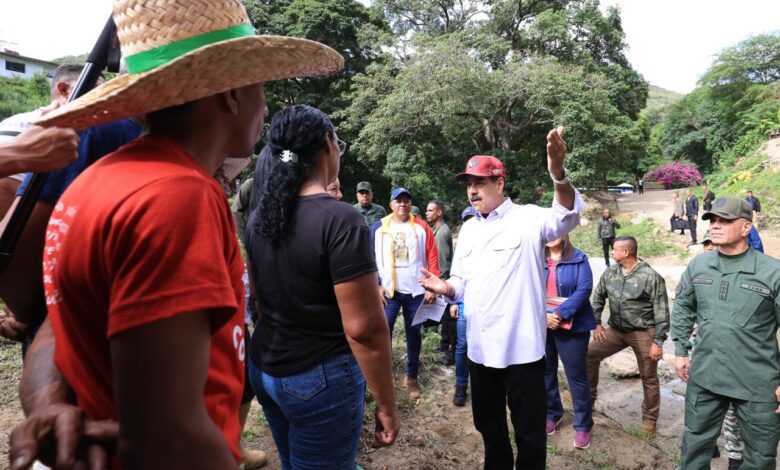 Presidente Maduro confirma desde la "Comuna El Topo" próxima Consulta Popular para el 23-N