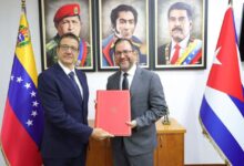 Canciller Gil recibe Copias de Estilo del nuevo embajador de Cuba en Venezuela