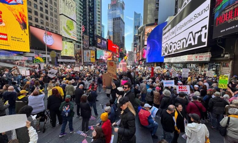 Masiva muestra de rechazo a políticas de Trump recorrió EEUU bajo el lema «No Kings»