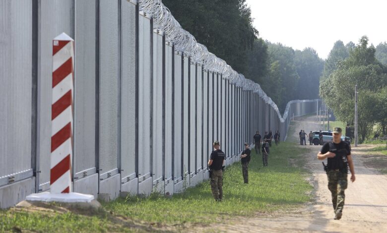 Polonia comienza a erigir una segunda valla en la frontera con Bielorrusia
