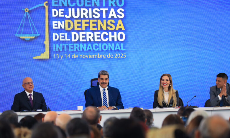 Presidente Maduro clausura Encuentro de Juristas en Defensa del Derecho Internacional