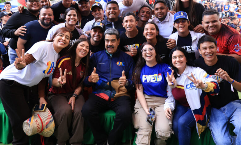 Presidente Maduro a los jóvenes: Ustedes son garantía de paz hoy y de la paz del futuro