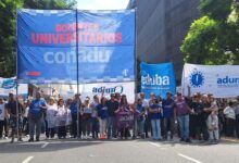 Docentes de 66 universidades públicas de Argentina en paro de 72 horas