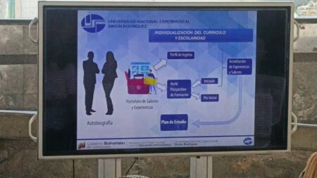 Alejandrina Reyes: La UNESR fortalece comunidades de aprendizaje en ministerios y territorios