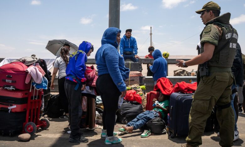 Perú militariza frontera con Chile y declara emergencia ante presión migratoria