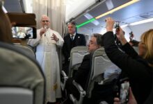 León XIV llega a Turquía en su primer viaje internacional