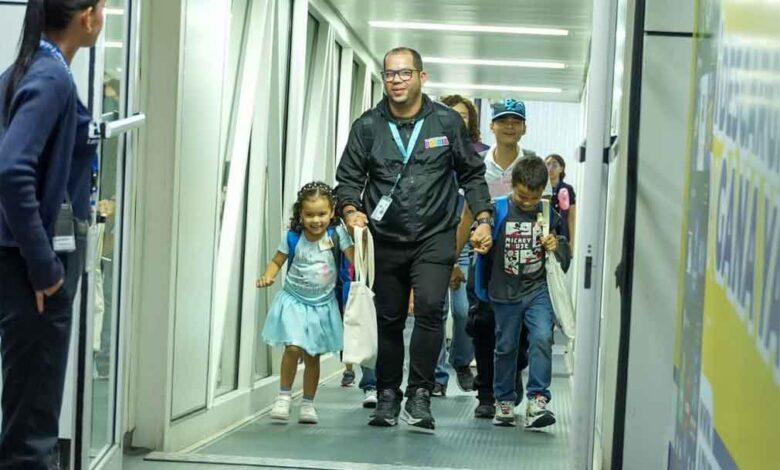 Vuelta a la Patria retorna a Venezuela a 16 niños procedentes de Colombia