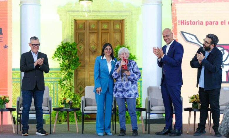 Vicepresidenta Rodríguez entregó Premio Nacional de Historia 2023-2024