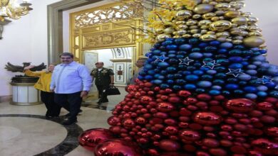 Pueblo venezolano compartió cena navideña por la paz con el presidente Maduro en Miraflores