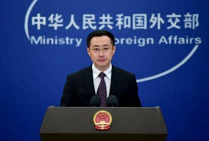 China afirma que trabaja para "evitar una escalada" entre EEUU y Venezuela