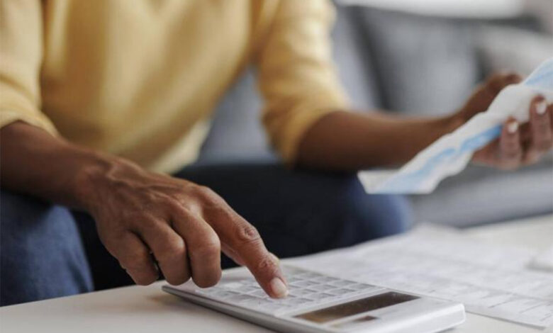 Latinos preocupados por costo de la vida en EE. UU. hacia 2026