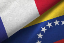 Francia pide desescalada ante cruzada de EE. UU. contra Venezuela