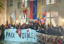 Organizaciones políticas y sociales se concentraron en la embajada de Venezuela en París