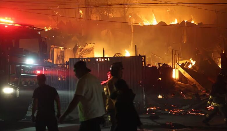 Quince muertos y cientos de casas destruidas por incendios en Chile
