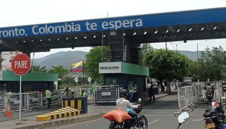 Petro despliega la fuerza pública en la zona fronteriza con Venezuela
